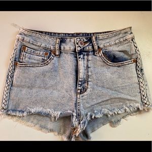 Kendall and Kylie light wash denim shorts
